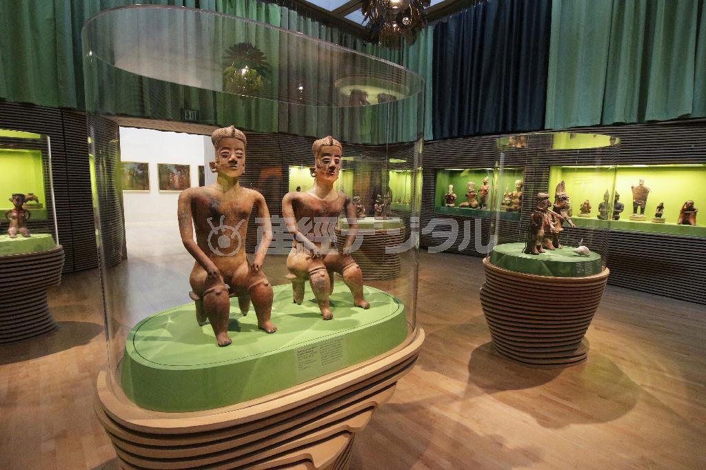 ロサンゼルス郡立美術館（ＬＡＣＭＡ）にはテーマの異なる８つの展示室がある＝２０１４年１０月１２日、米カリフォルニア州（倉谷清文さん撮影）