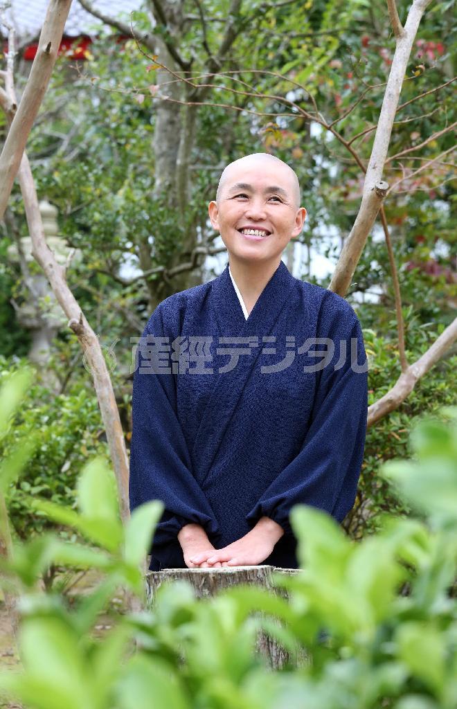 日蓮宗系の尼僧、鈴木日宣（すずき・にっせん）さん＝２０１５年１０月２９日、千葉県内（野村成次撮影）