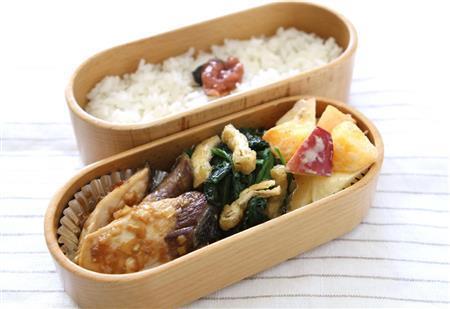 ブリの香味焼き弁当。※６８２ｋｃａｌ、塩分２．２グラム（１人分）