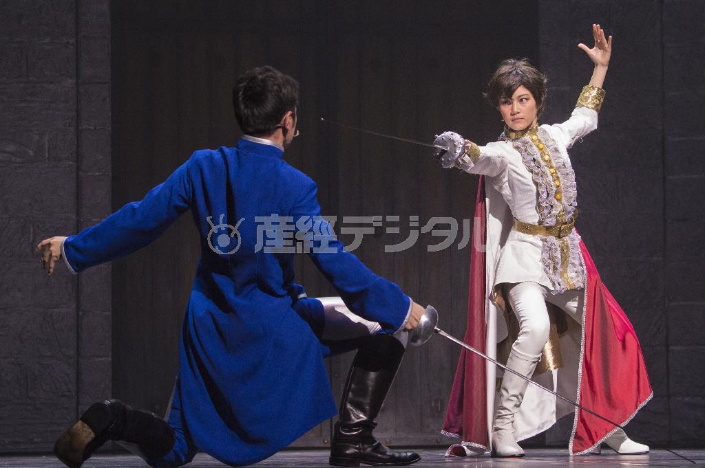 舞台「リボンの騎士」。（東京）１１月１７日まで公演（引地信彦さん撮影、提供写真）