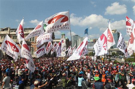 「起業しやすい国」として世界４位に評価された韓国はストライキ天国でもある＝２０１５年９月、ソウル（ＡＰ）