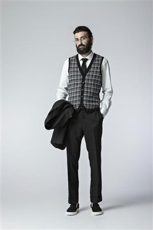 三陽商会はジャケットとニットベストのトータルコーディネートでウォームビズを提案する