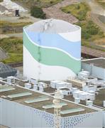 九州電力の川内原発２号機＝１０月、鹿児島県薩摩川内市（共同通信社ヘリから）