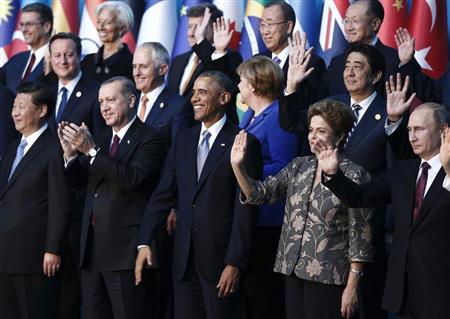 Ｇ２０首脳会合に出席した各国首脳。多国籍企業の課税逃れに関するルールなどについて議論した＝１５日、トルコ・アンタルヤ（ＡＰ）
