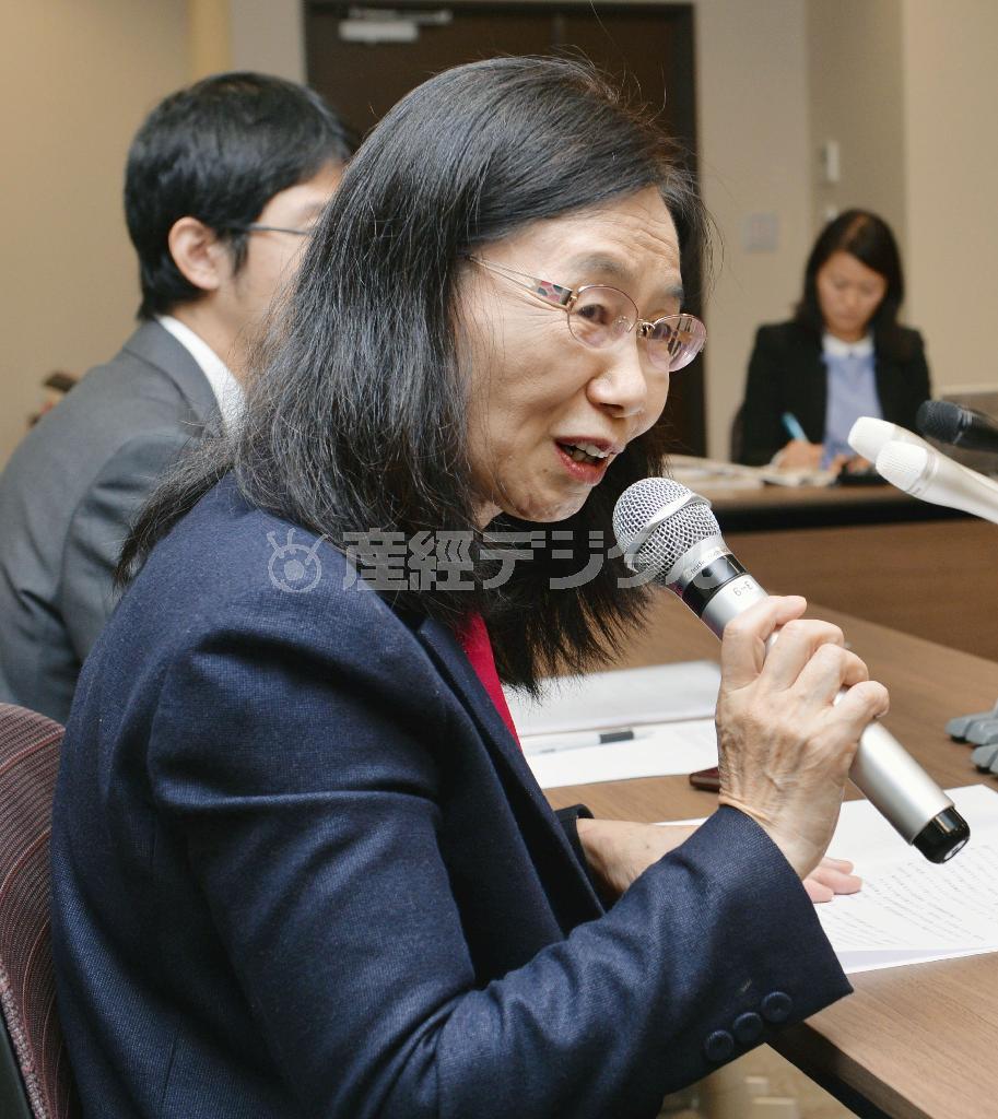 マタハラ訴訟差し戻し控訴審の判決を受け、記者会見する原告代理人の弁護士＝２０１５年１１月１７日午後、広島県広島市（共同）