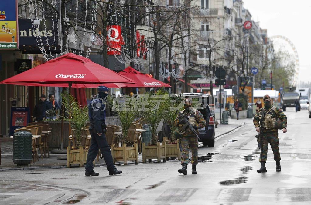 フランスの隣国、ベルギーでもテロ情報があり、最高レベルの警戒が続いた＝２０１５年１１月２１日、ベルギー・首都ブリュッセル（ロイター）