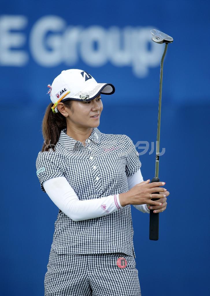 第２ラウンド、通算５アンダーで８位に浮上した宮里藍＝２０１５年１１月２０日、米フロリダ州ネープルズのティブロンＧＣ（ゲッティ＝共同）