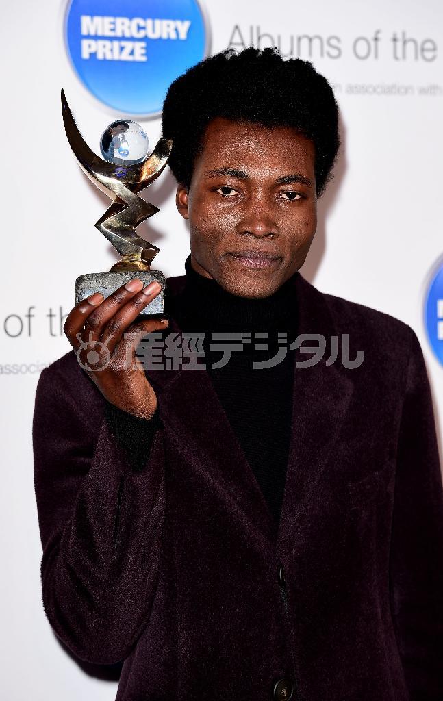 詩人で歌手・音楽家のベンジャミン・クレメンタインさん＝２０１５年１１月２０日、英国・首都ロンドン（ＡＰ）