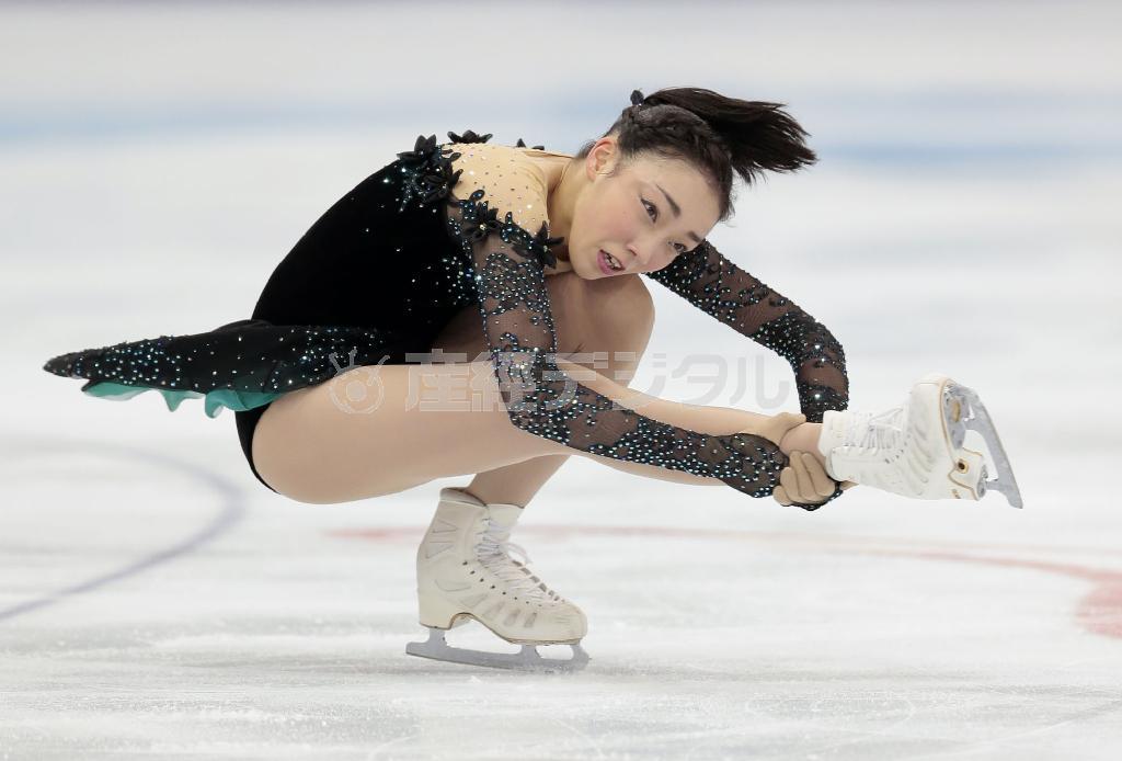 女子フリーで演技する本郷理華＝２０１５年１１月２１日、ロシア・首都モスクワ（ＡＰ＝共同）