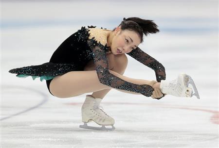女子フリーで演技する本郷理華＝２０１５年１１月２１日、ロシア・首都モスクワ（ＡＰ＝共同）