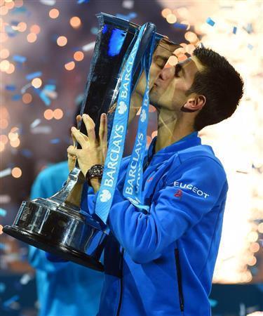 シングルス決勝を制し、４連覇を達成したノバク・ジョコビッチ＝２０１５年１１月２２日、英国・首都ロンドン（共同）