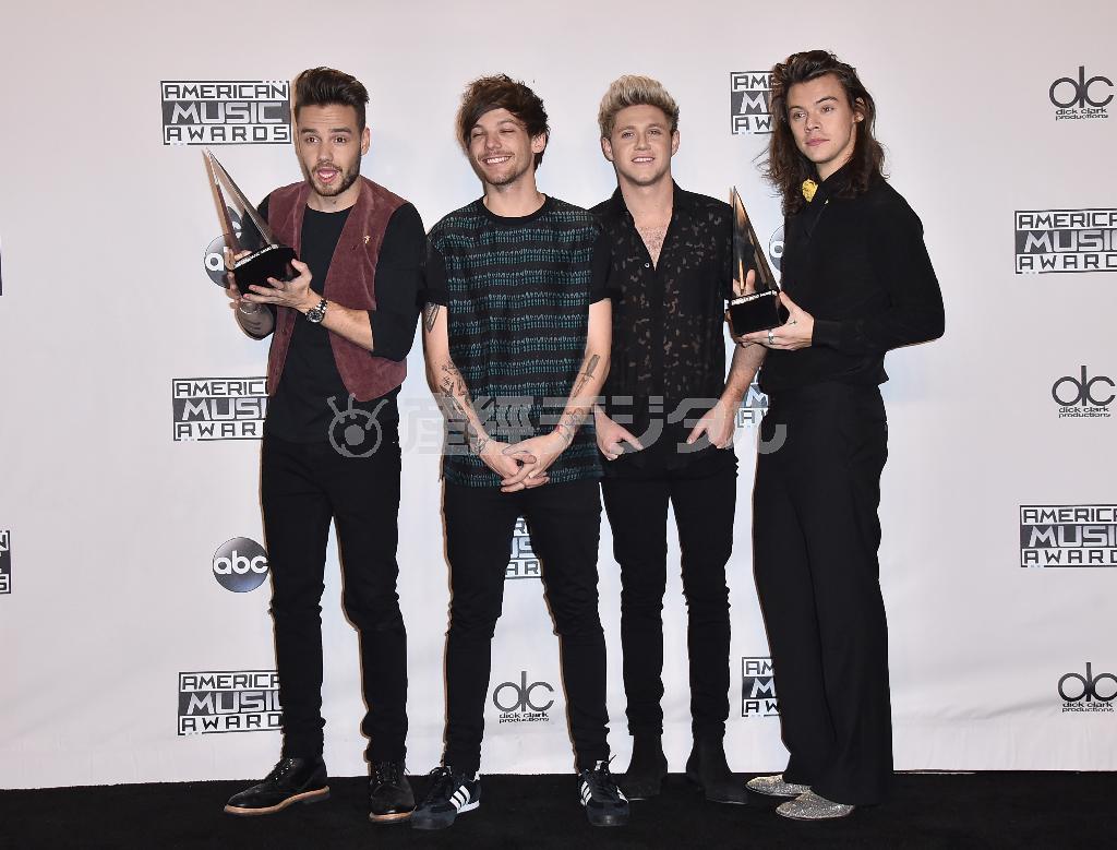 英ボーイズグループ「ワン・ダイレクション」＝２０１５年１１月２２日、米カリフォルニア州ロサンゼルス（ＡＰ）