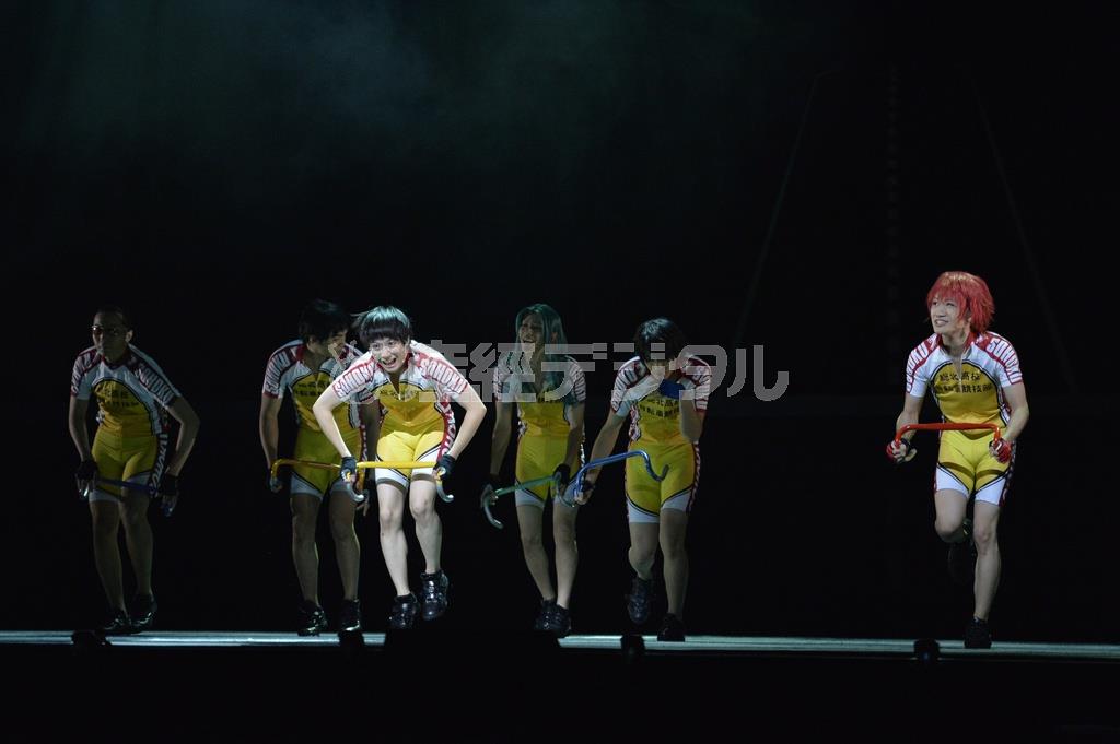 「弱虫ペダル」ＩＲＲＥＧＵＬＡＲ～２つの頂上～＝２０１５年１０月８日（提供写真）。（Ｃ）渡辺航（週刊少年チャンピオン）２００８／弱虫ペダルＧＲ製作委員会。（Ｃ）渡辺航（週刊少年チャンピオン）／マーベラス、東宝、セガ・ライブクリエイション