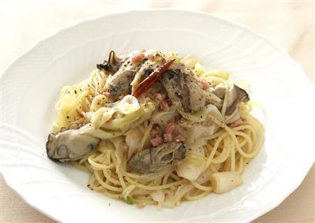 ネギとカキのパスタ。※５０６ｋｃａｌ、塩分３．６グラム（１人分）