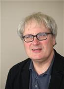 前作「マリリン＿７日間の恋」と同じく女性が主人公。サイモン・カーティス監督は「いつも女性に惹かれる」と語る＝２０１５年（岡本耕治撮影）