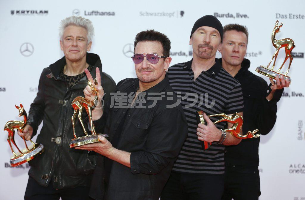 アイルランドの人気ロックバンド「Ｕ２」＝２０１５年１１月２３日、ドイツ・首都ベルリン（ロイター）