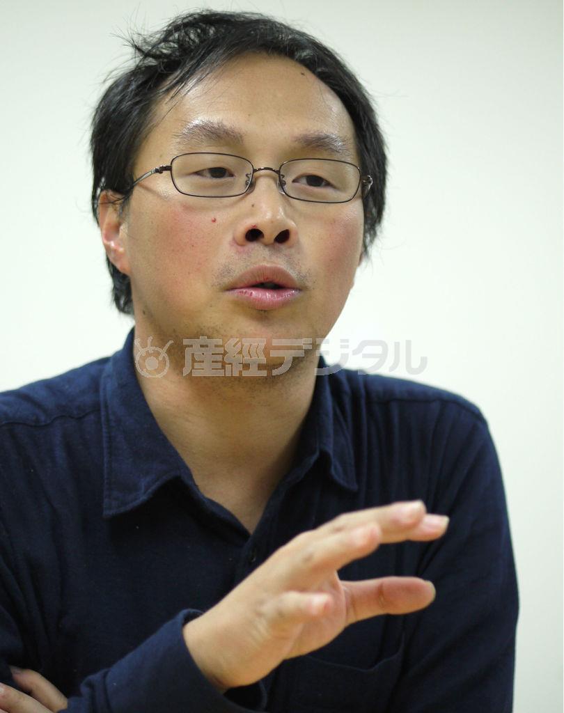 「ＣＧ（コンピューターグラフィックス）と違い、本物のアンドロイドは人間とは何かを問いかけてくる」と語る深田晃司監督（岡本耕治撮影）