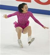 女子ＳＰでトリプルアクセルの着氷に失敗した浅田真央（まお）＝２０１５年１１月２７日、長野県長野市のビッグハット（共同）