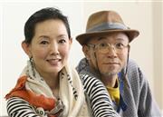 「恋に狂う女性を笑いに来て」と話す青山真治（しんじ、右）さんととよた真帆（まほ）さん＝２０１５年１１月１８日、東京都新宿区（長尾みなみ撮影）