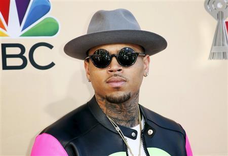 米歌手、クリス・ブラウンさん＝２０１５年９月２７日、米カリフォルニア州ロサンゼルス（ロイター）