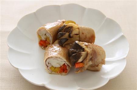 エリンギの肉巻き。※２６７ｋｃａｌ、塩分０．６グラム（１人分）