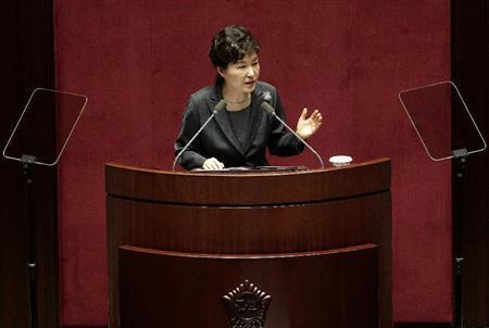 １０月２７日、韓国国会で施政方針演説を行う朴槿恵（パク・クネ）大統領。歴史教科書の国定化についても理解を求めた＝２０１５年、韓国・首都ソウル（ＡＰ）