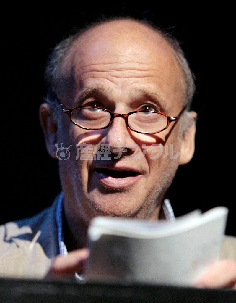 スイス出身の舞台監督、リュック・ボンディ氏＝２００８年７月４日、スイス・チューリッヒ（ＡＰ）