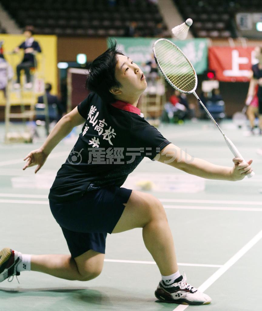 女子シングルス１回戦で勝利した山口茜＝２０１５年１２月２日、東京都渋谷区の代々木第二体育館（共同）