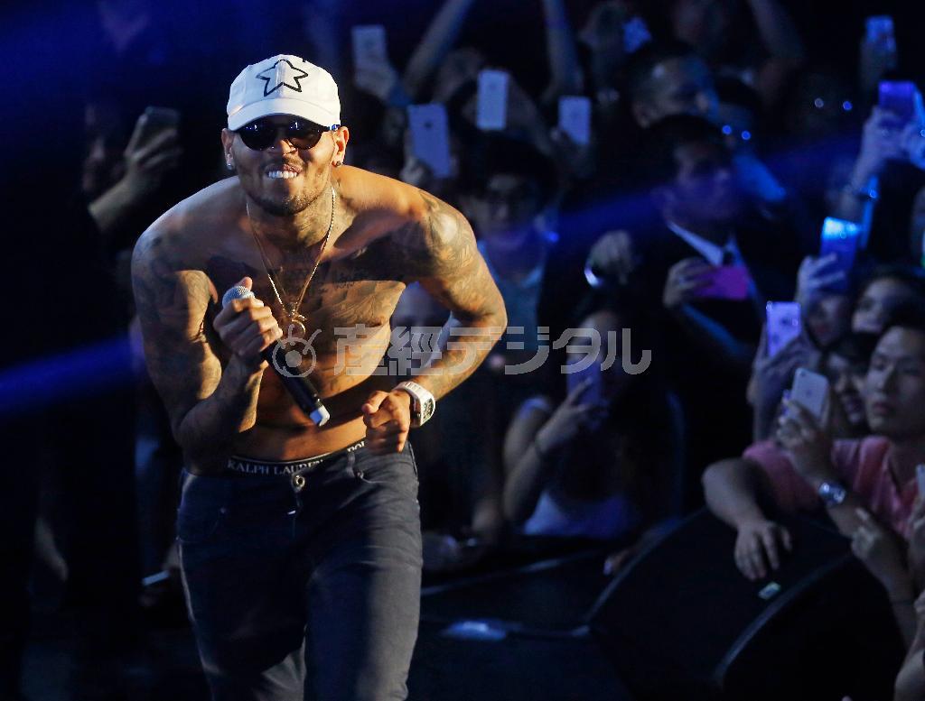 米歌手、クリス・ブラウンさん＝２０１５年７月２５日、中国・マカオ（ＡＰ）