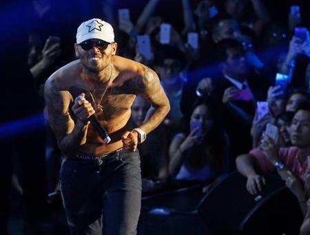 米歌手、クリス・ブラウンさん＝２０１５年７月２５日、中国・マカオ（ＡＰ）