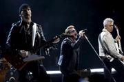 アイルランドのロックバンド「Ｕ２」＝２０１５年１２月６日、フランス・首都パリ（ロイター）