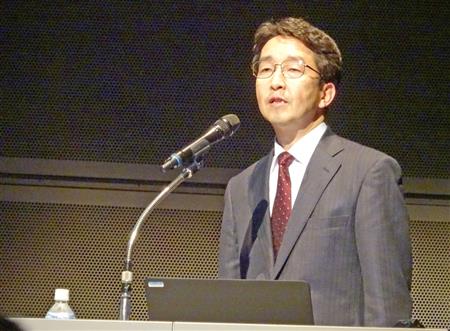 研究成果を報告する帝京大学理工学部バイオサイエンス学科の古賀仁一郎准教授＝４日、東京都千代田区の東京国際フォーラム