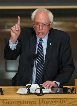 米大統領選の民主党候補を目指すバーニー・サンダース上院議員＝２０１５年１１月１９日、米国・首都ワシントン（ロイター）