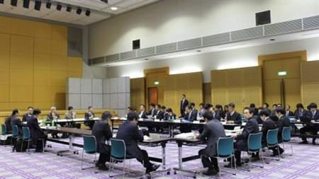 携帯電話の料金その他の提供条件に関するタスクフォース（第4回）＝26日、東京都千代田区の総務省