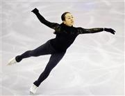 公式練習で調整する浅田真央（まお）。思い出深いＧＰファイナルの舞台で、原点に戻れるか＝２０１５年１２月９日、スペイン・カタルーニャ自治州バルセロナ（共同）