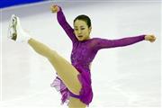女子ＳＰで３位になった浅田真央（まお）の演技＝２０１５年１２月１１日、スペイン・カタルーニャ自治州バルセロナ（共同）