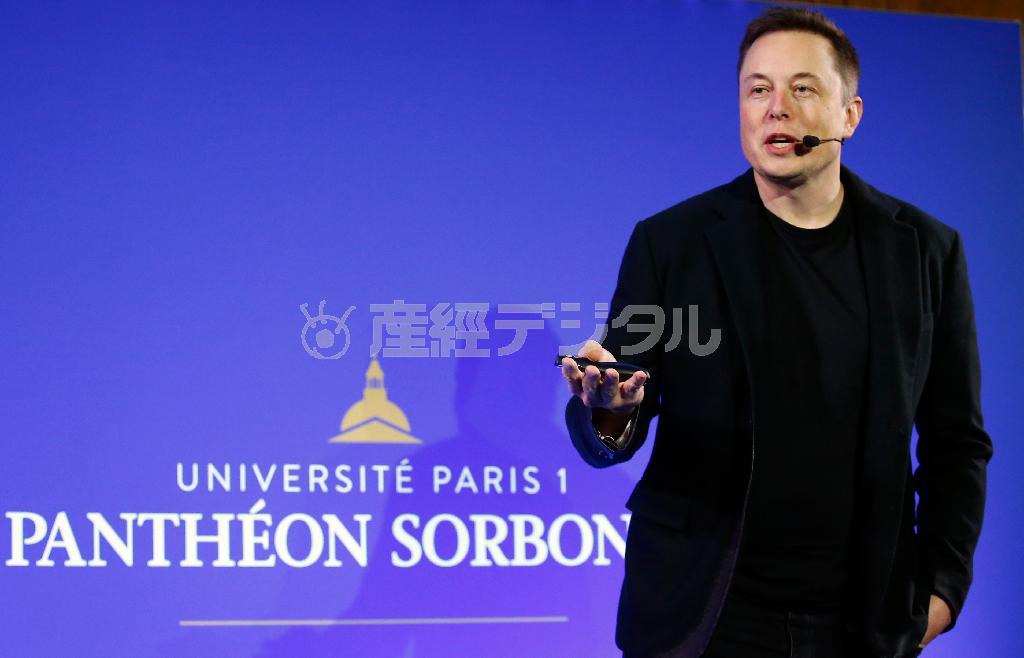 米電気自動車メーカー、テスラ・モーターズの最高経営責任者（ＣＥＯ）で米起業家のイーロン・マスク氏＝２０１５年１２月２日、フランス・首都パリ（ＡＰ）