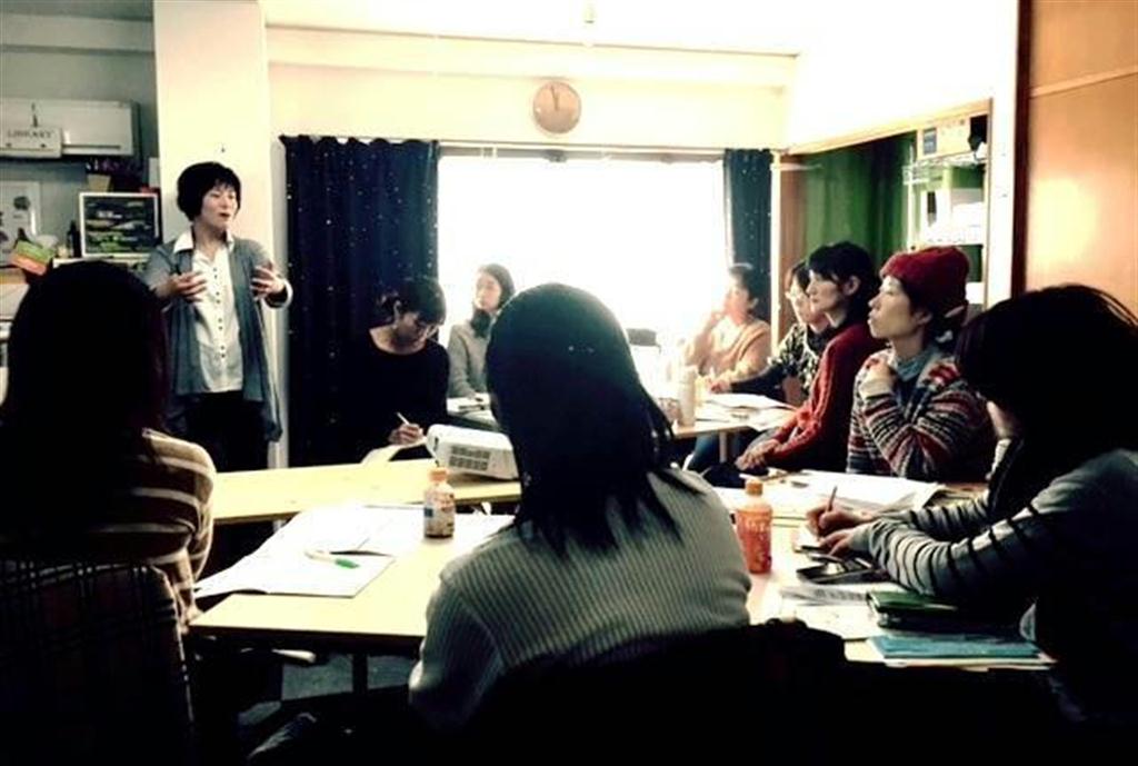 ポラリスが主催する起業塾は託児サービス付きで、子育て中の女性が多く集まった＝東京都調布市