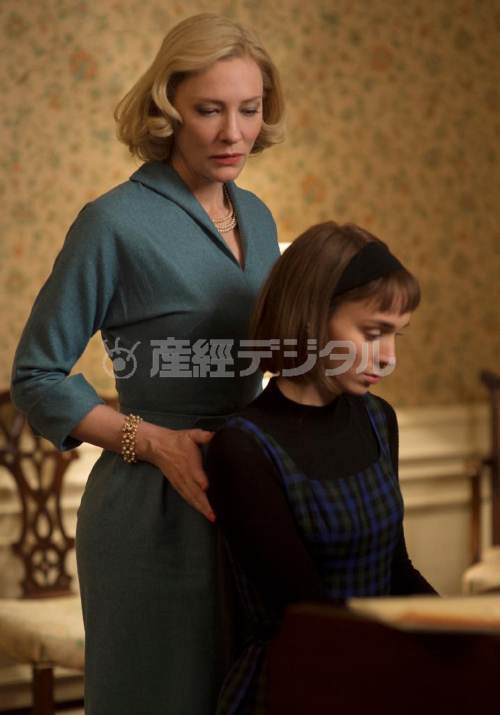 豪女優、ケイト・ブランシェットさん（左）と米女優、ルーニー・マーラさん（ＡＰ）