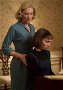 豪女優、ケイト・ブランシェットさん（左）と米女優、ルーニー・マーラさん（ＡＰ）
