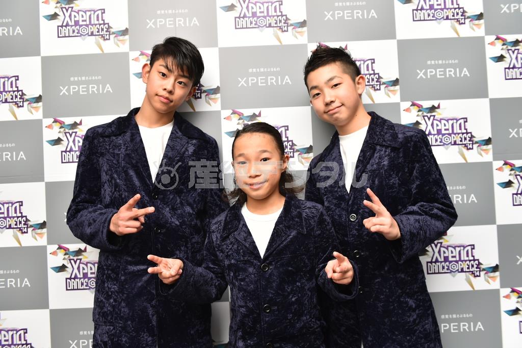 ダンスチーム「フォース・エレメンツ」＝２０１４年１２月２８日（提供写真）