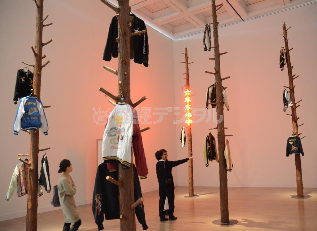 田村友一郎「六本木心中」（２０１５年）＝２０１５年１２月１１日、東京都港区（原圭介撮影）