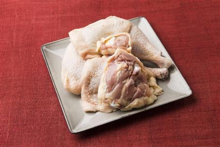 クリスマスには豪快な骨付き鶏を（松下二郎さん撮影、提供写真）