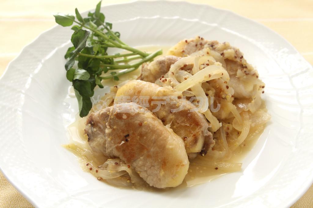 豚肉のリンゴ巻き白ワイン煮。※３５１ｋｃａｌ塩分１．１グラム（１人分）