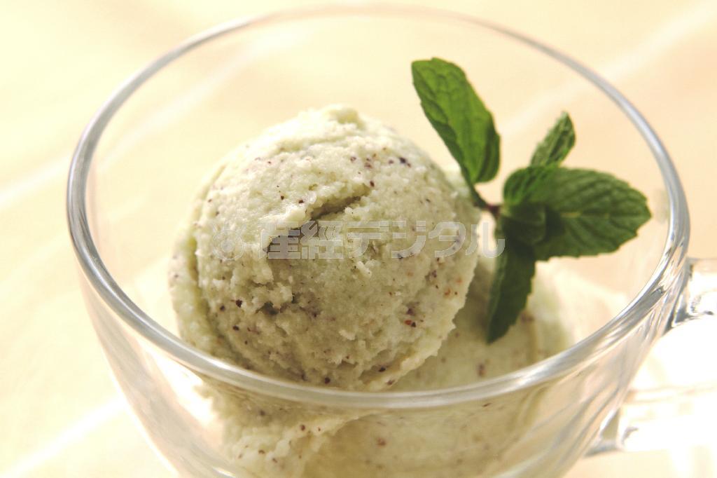 キウイジェラート。※９２ｋｃａｌ、塩分０．１グラム（１人分）