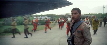 人気ＳＦ映画シリーズの最新作「スター・ウォーズ／フォースの覚醒」（ＡＰ）