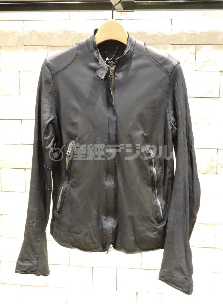 レザーブランド「Ｓｉｓｉｉ」オリジナルの黒シングルレザージャケット（８万６０００円）は定番の一つ＝２０１５年１０月１３日、東京都渋谷区（藤沢志穂子撮影）