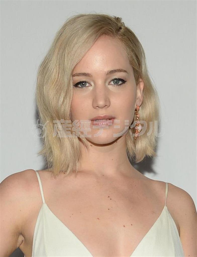 オスカー女優のジェニファー・ローレンスさん＝２０１５年１２月１３日、米ニューヨーク（ＡＰ）