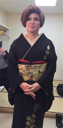 本番前の楽屋にて。お正月らしいめでたい装いを目指しました（提供写真）