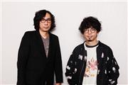 行定勲（ゆきさだ・いさお）監督（左）とＡＳＩＡＮ＿ＫＵＮＧ－ＦＵ＿ＧＥＮＥＲＡＴＩＯＮの後藤正文さん＝２０１５年１２月１７日（三島タカユキさん撮影、提供写真）